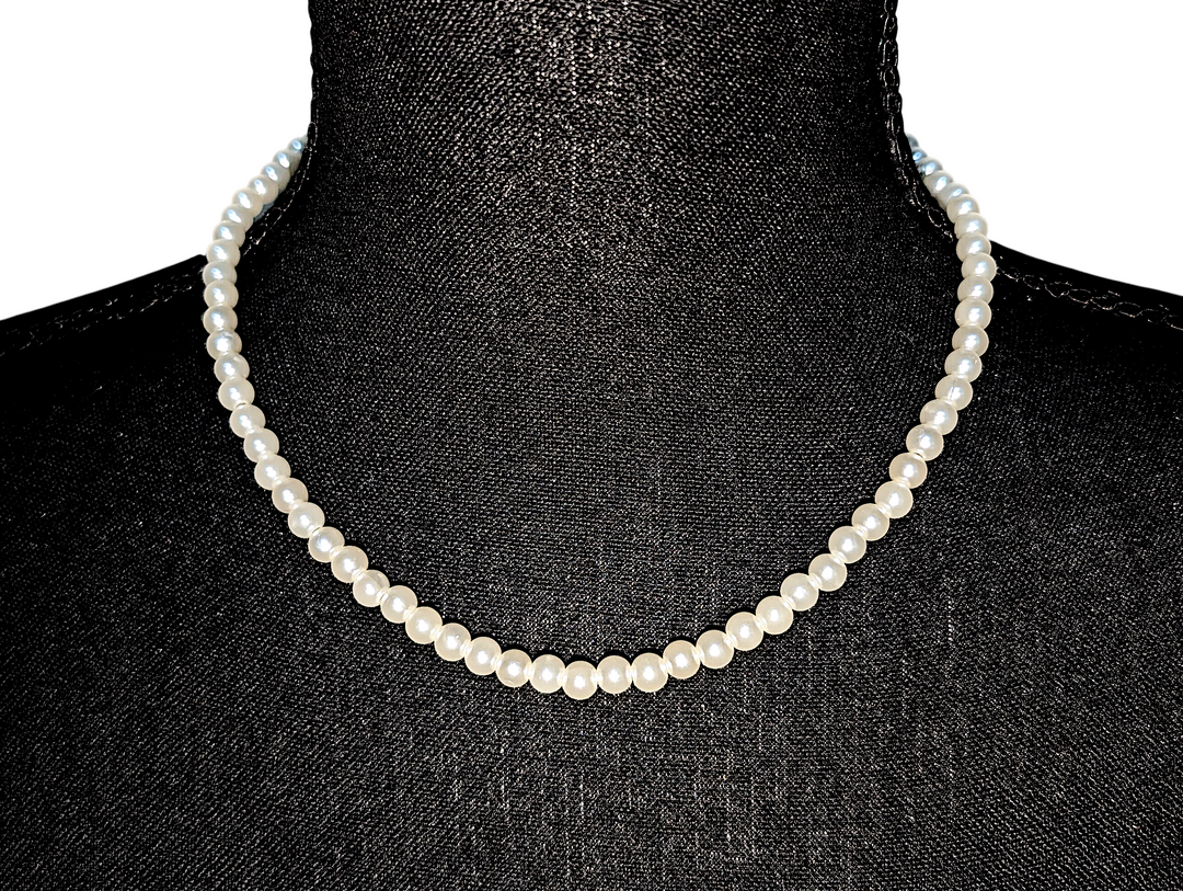 Classic Pearl Necklace