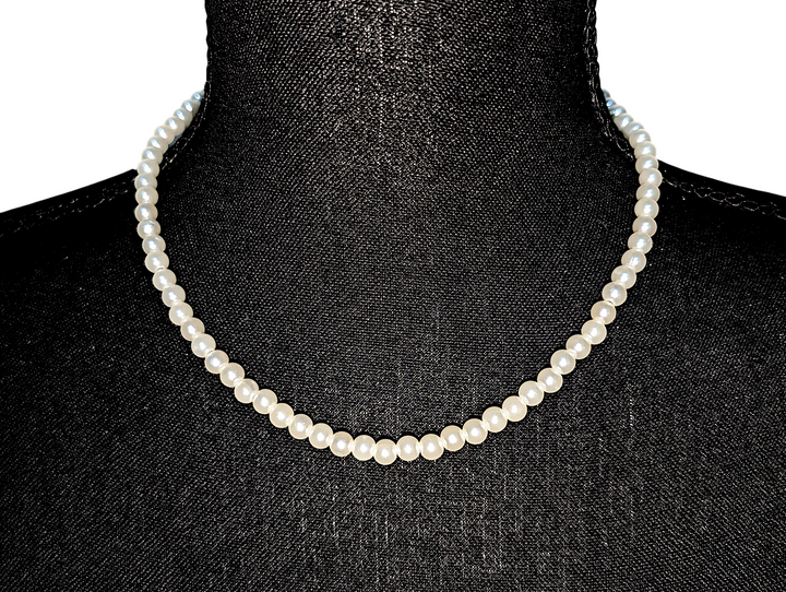 Classic Pearl Necklace