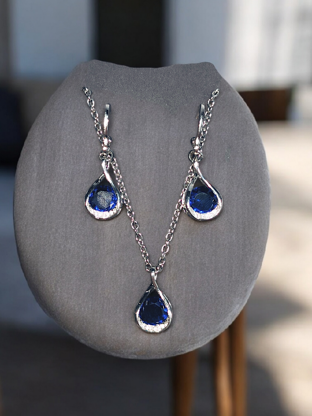 Silver Blue Round Necklace Earring Set
