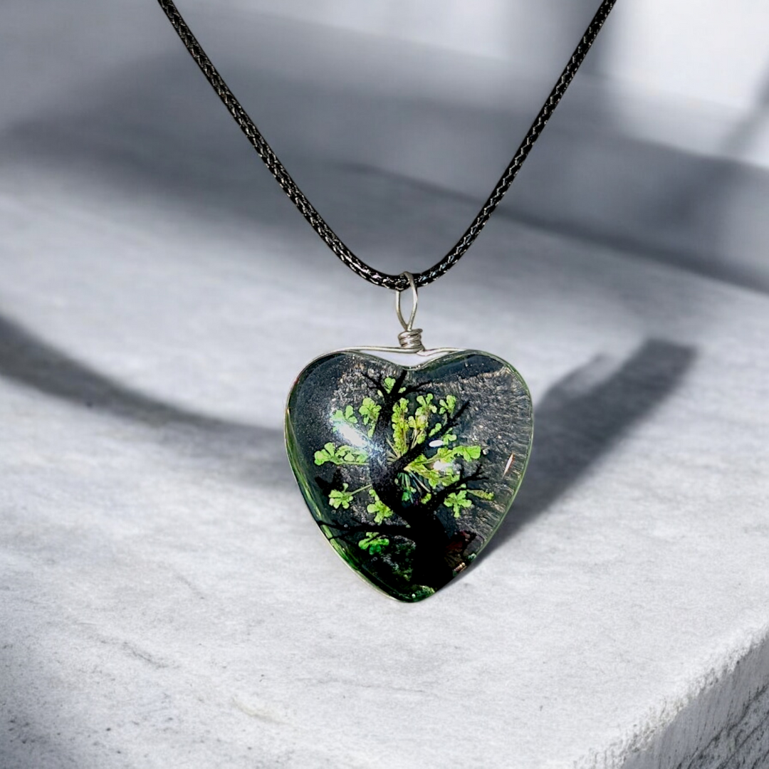 Clear Heart Resin (1inch/25mm) Necklace with Floral Design Inside