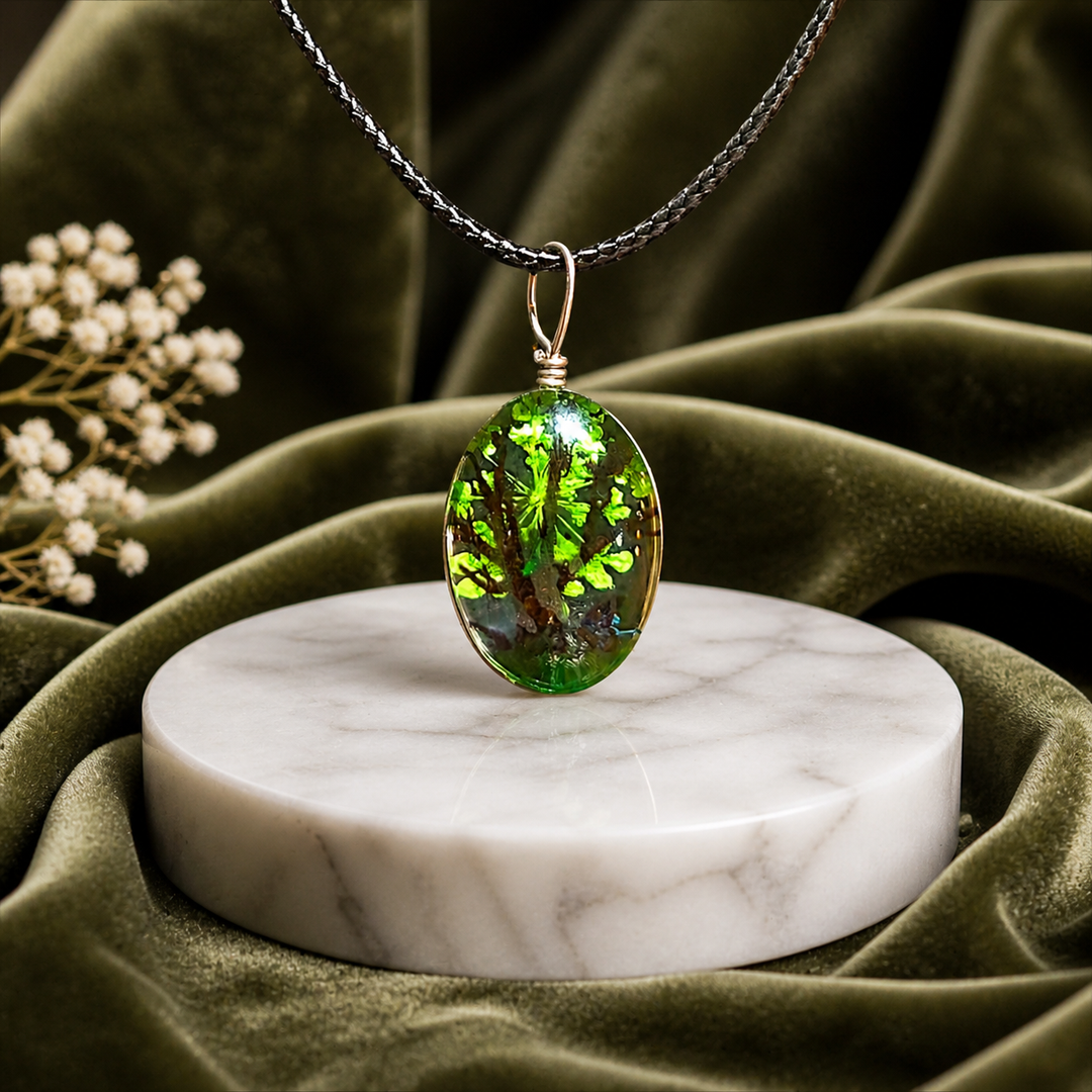 Clear Oval Resin (0.5inch/13mm) Necklace with Floral Design Inside