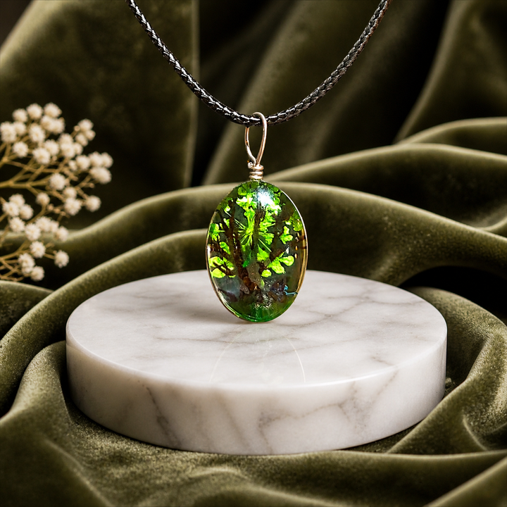 Clear Oval Resin (0.5inch/13mm) Necklace with Floral Design Inside