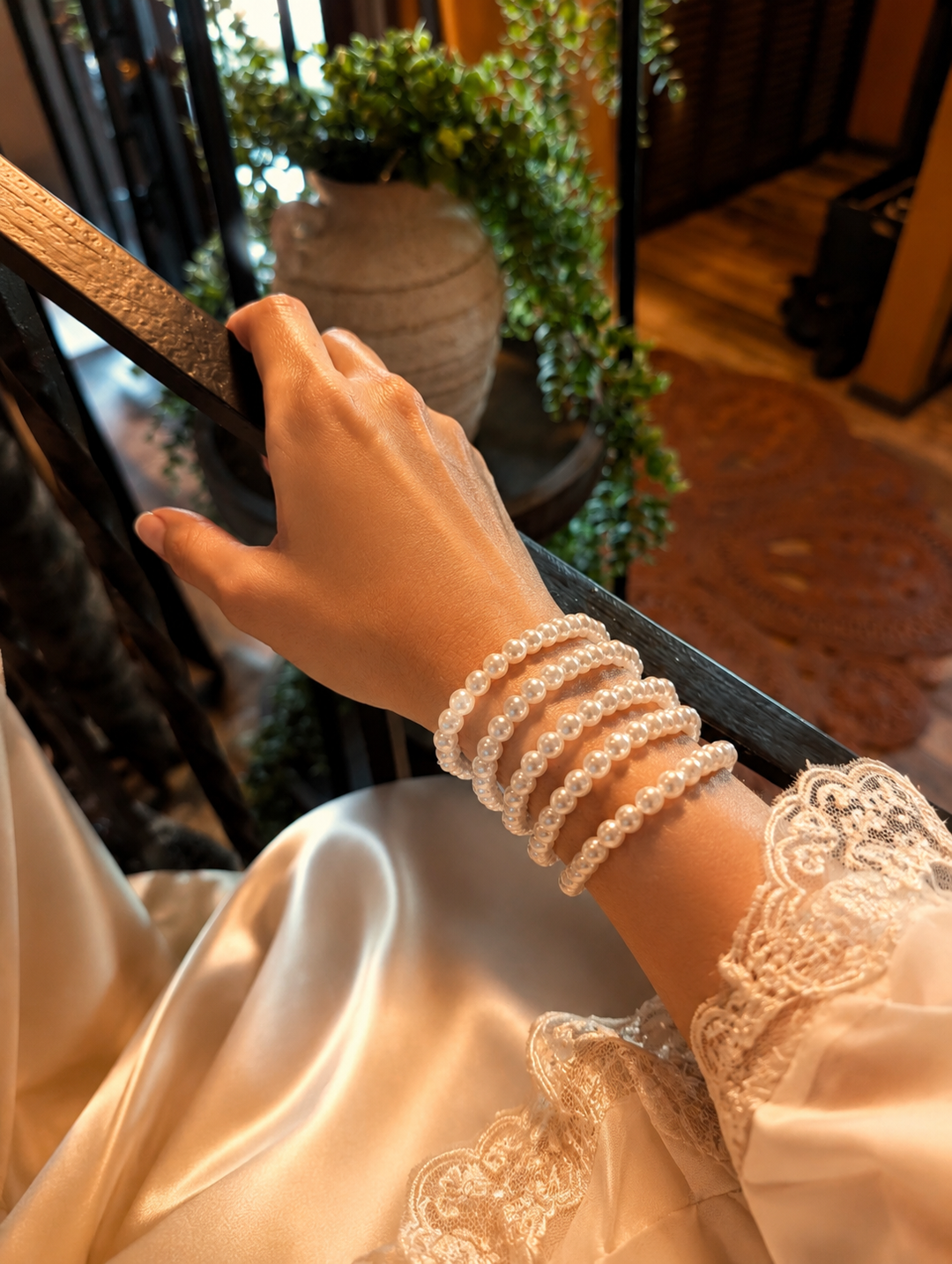 Elegant White Faux Pearl Stretch Bracelet Set - 5-Piece Stackable Collection