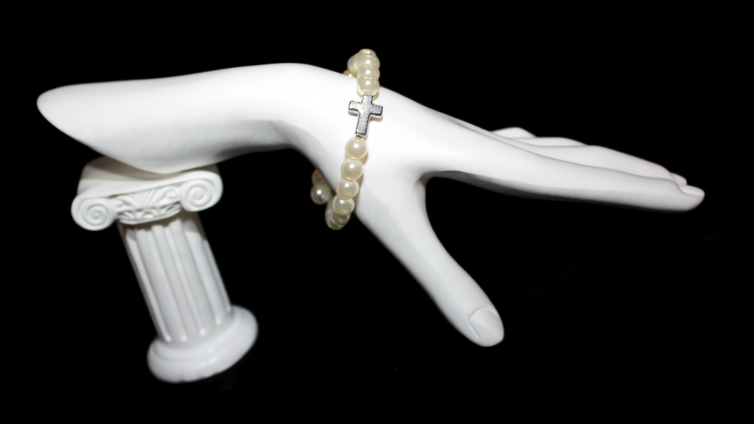 Graceful Cross Bracelet