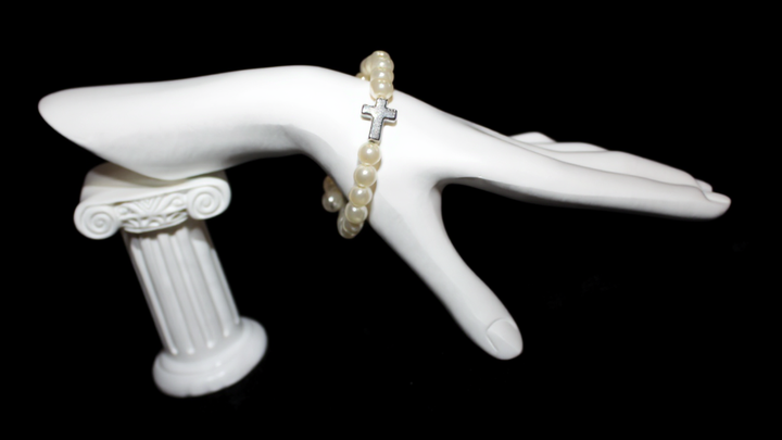 Graceful Cross Bracelet