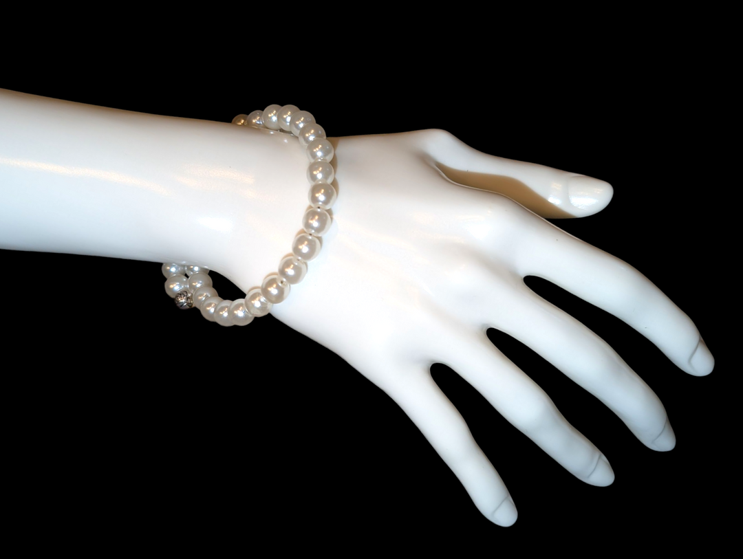 Classic Pearl Bracelet