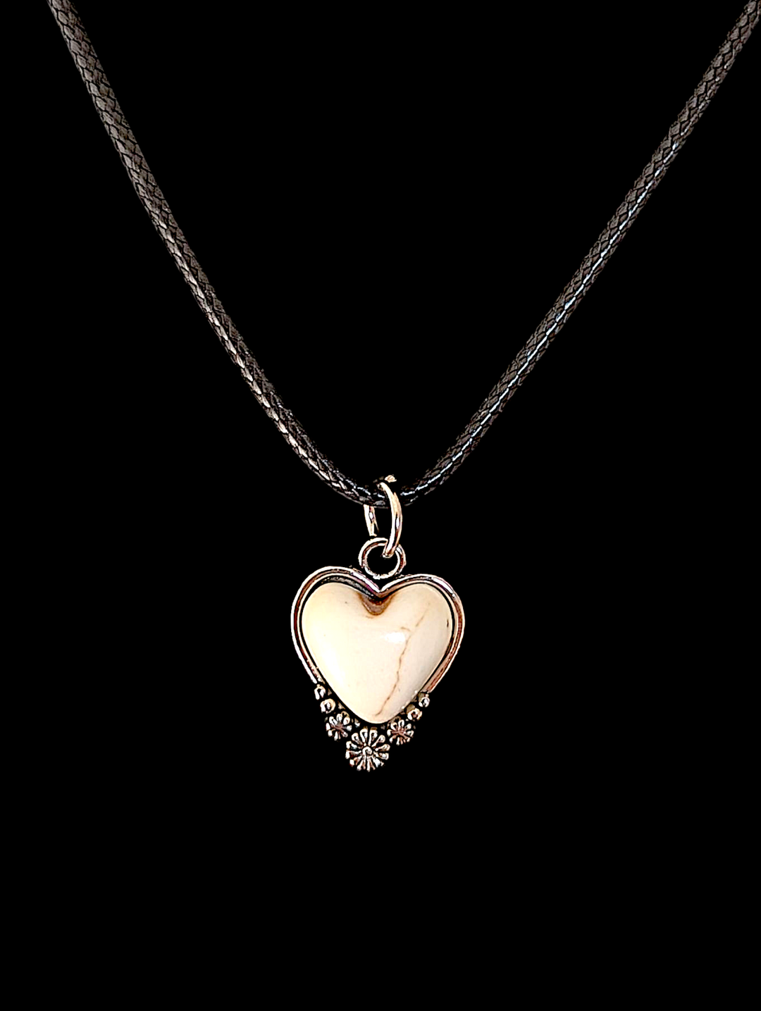 Cream Sweetheart Necklace