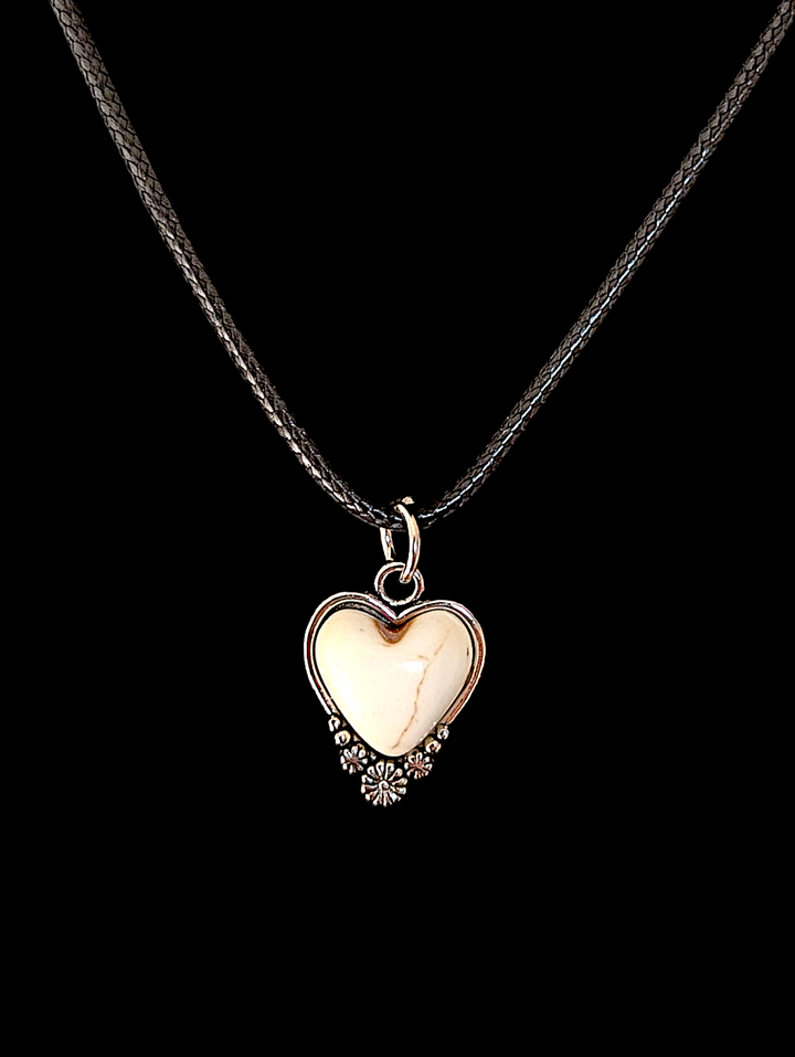 Cream Sweetheart Necklace