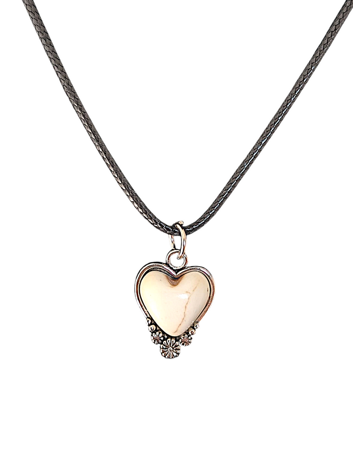 Cream Sweetheart Necklace