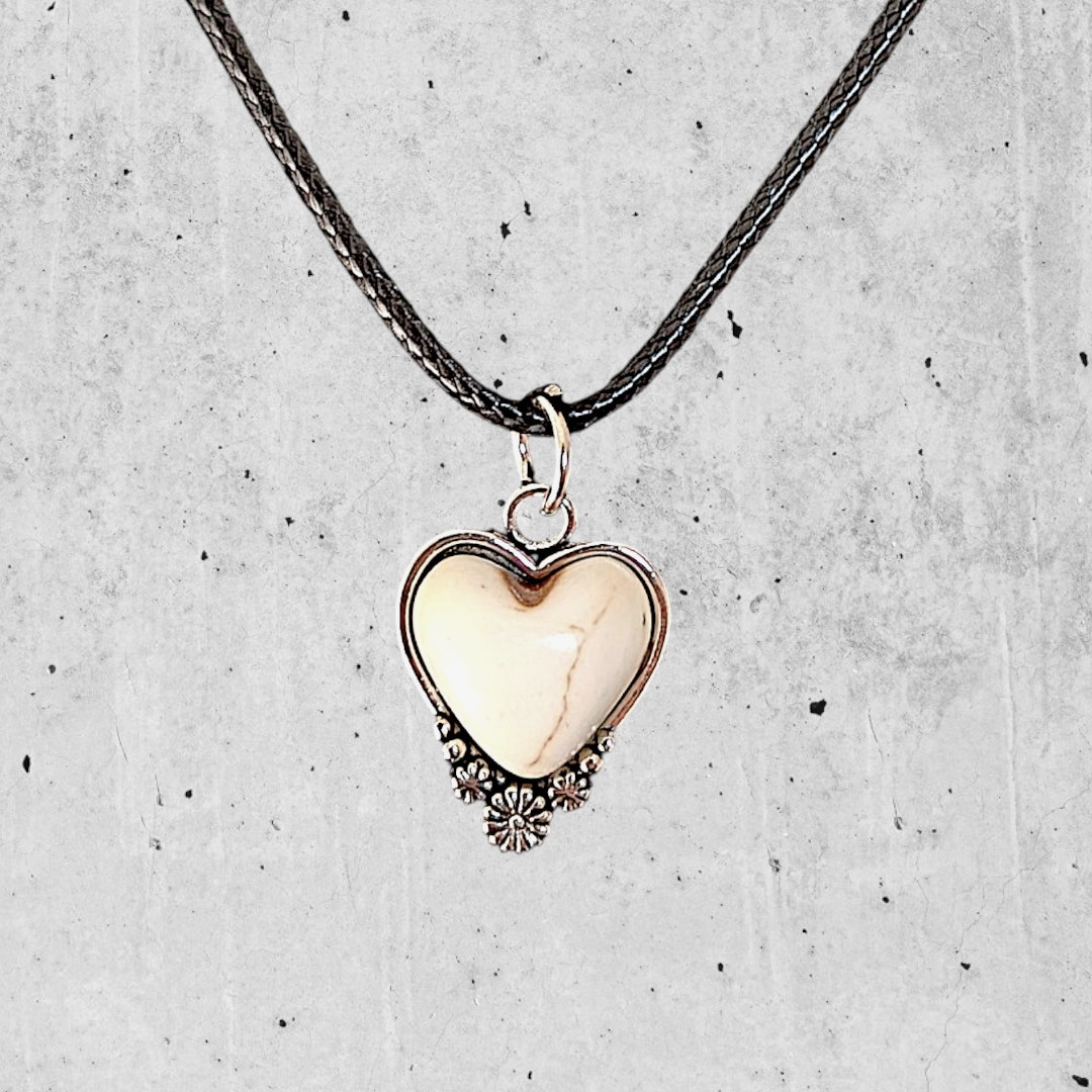 Cream Sweetheart Necklace