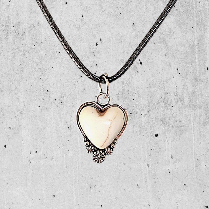 Cream Sweetheart Necklace
