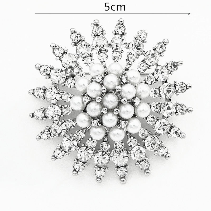 Super sparkling rhinestone inlaid with fashionable pearls, large snowflake chest flower, high-end alloy electroplating wedding dress, clothing accessories