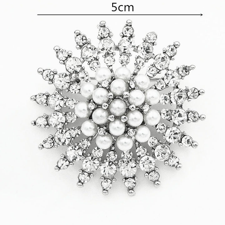Super sparkling rhinestone inlaid with fashionable pearls, large snowflake chest flower, high-end alloy electroplating wedding dress, clothing accessories