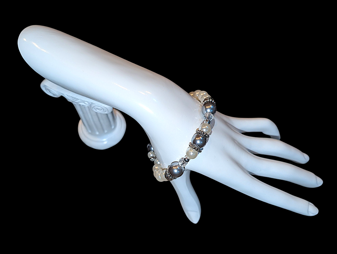 Morning Fog Pearl Bracelet