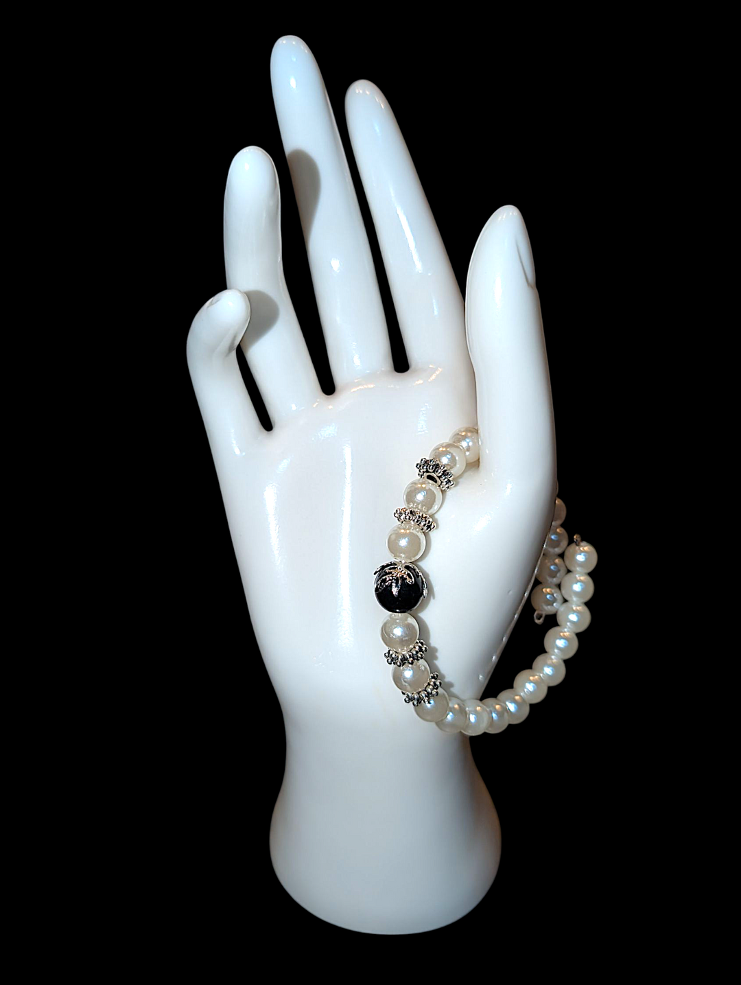 Dark Flower Pearl Bracelet