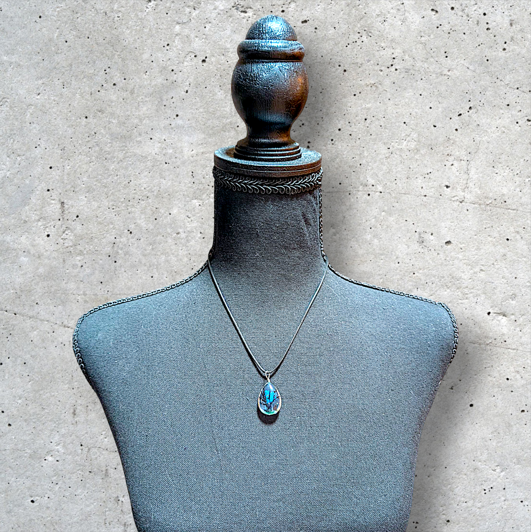 Clear Tear Drop Resin (0.7inch/18mm) Necklace with Floral Design Inside