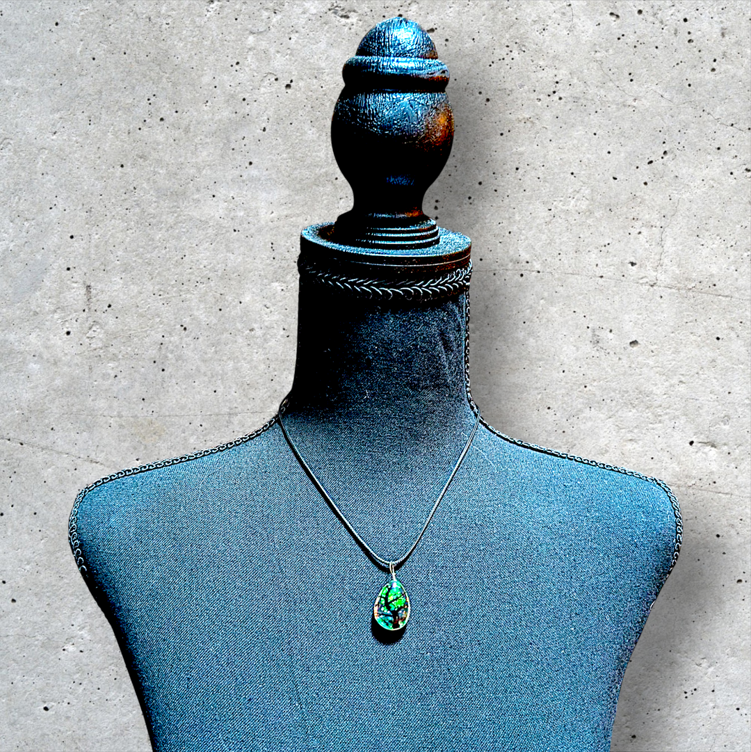 Green Tear Drop Resin (0.7inch/18mm) Necklace